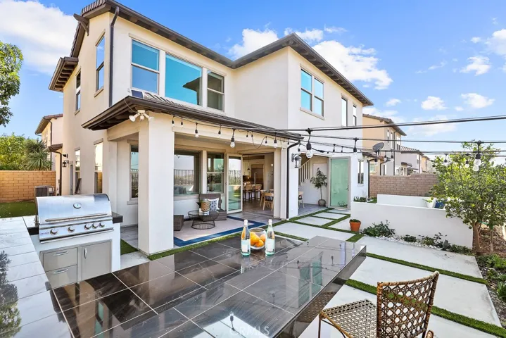 327 Laurel, Lake Forest, California 92630