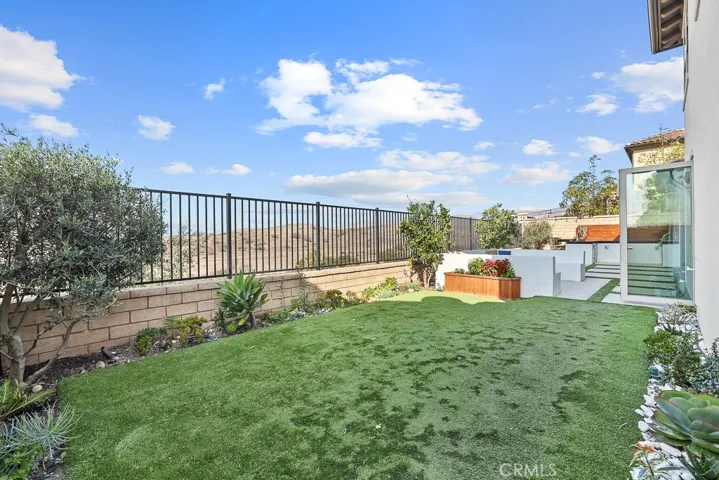327 Laurel, Lake Forest, California 92630