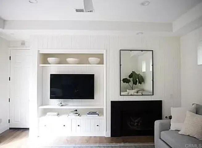 503 N Cedros Avenue, Solana Beach, California 92075