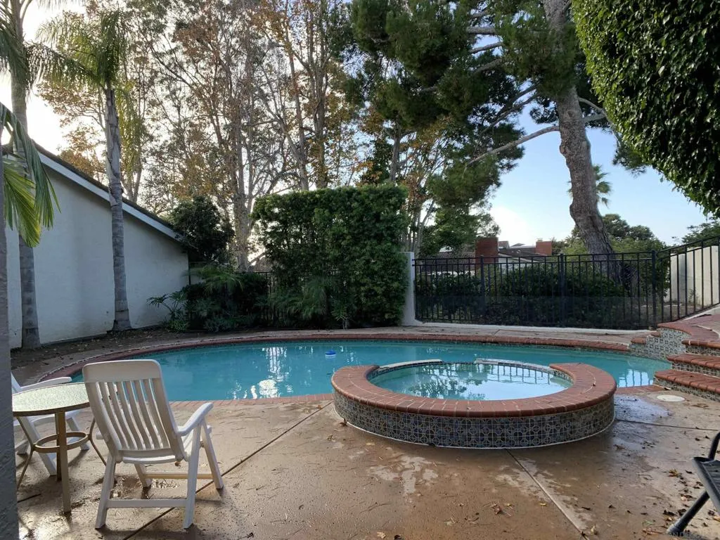 8206 Caminito Lacayo, California home-pic-18