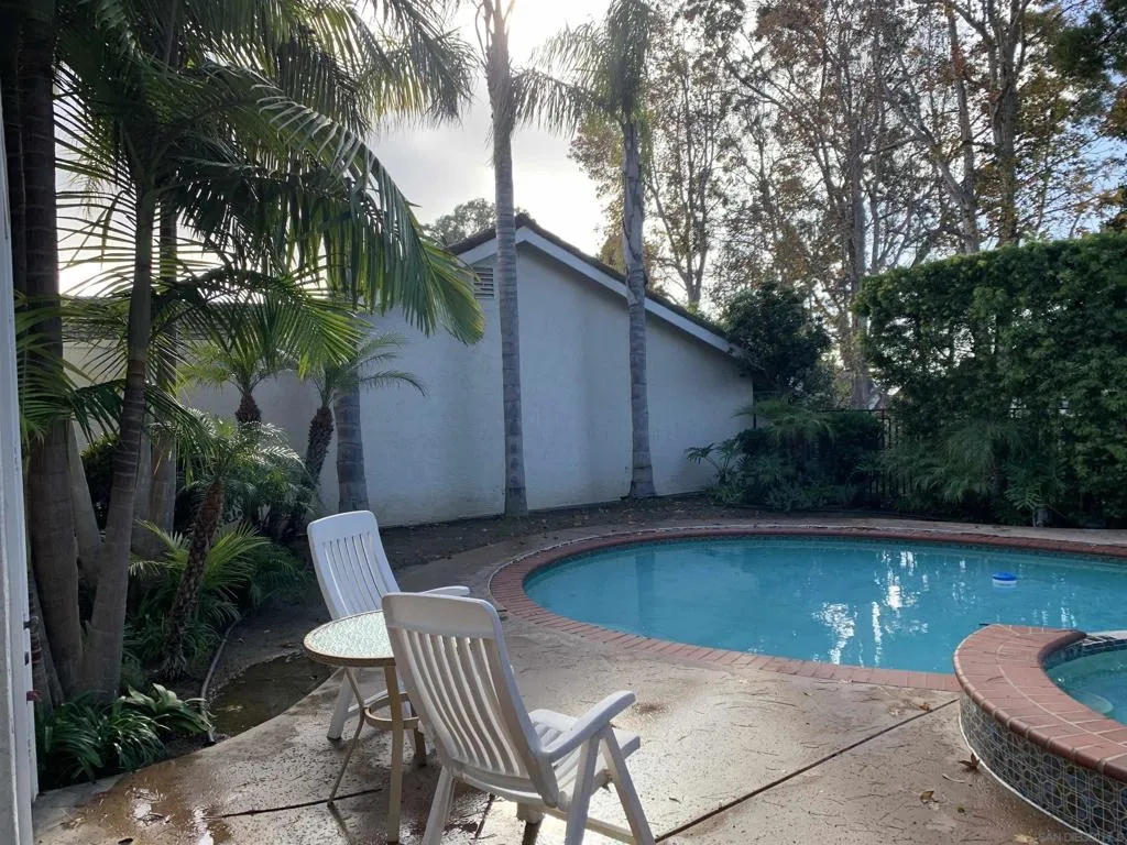 8206 Caminito Lacayo, California home-pic-17
