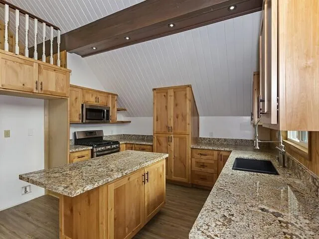 009_Kitchen