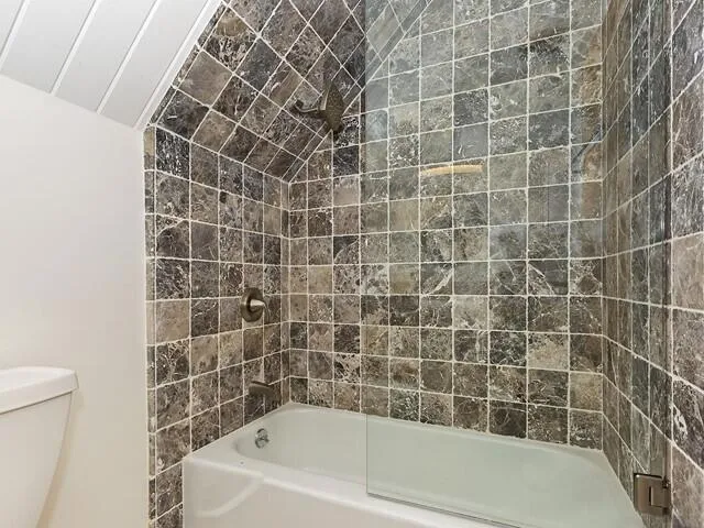 019_Bathroom
