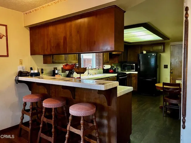 Breakfast bar