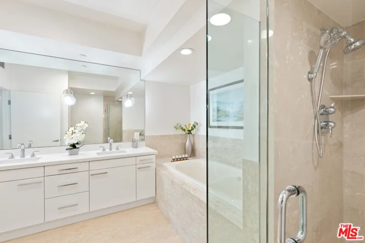 13600 Marina Pointe Drive 1008, Marina Del Rey, California 90292