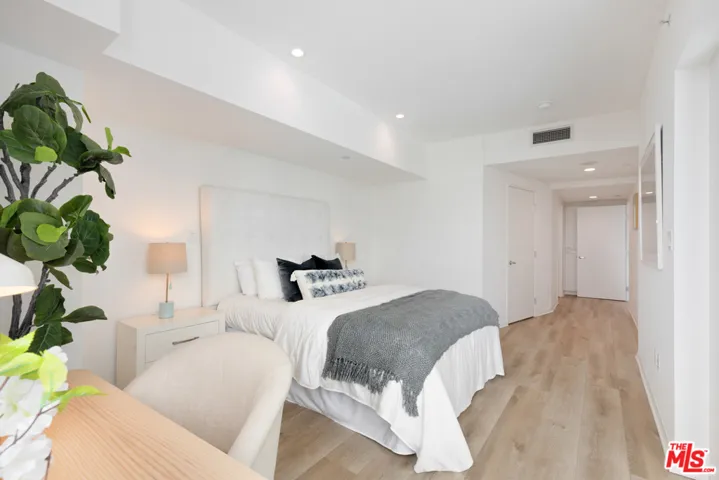 13600 Marina Pointe Drive 1008, Marina Del Rey, California 90292