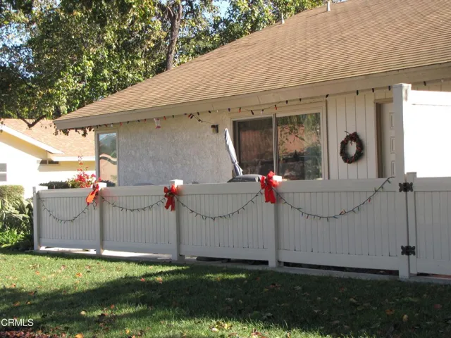 Rear patio & vinyl fence/gate
