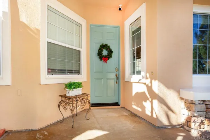 1989 Ridge Way, Escondido, California 92029