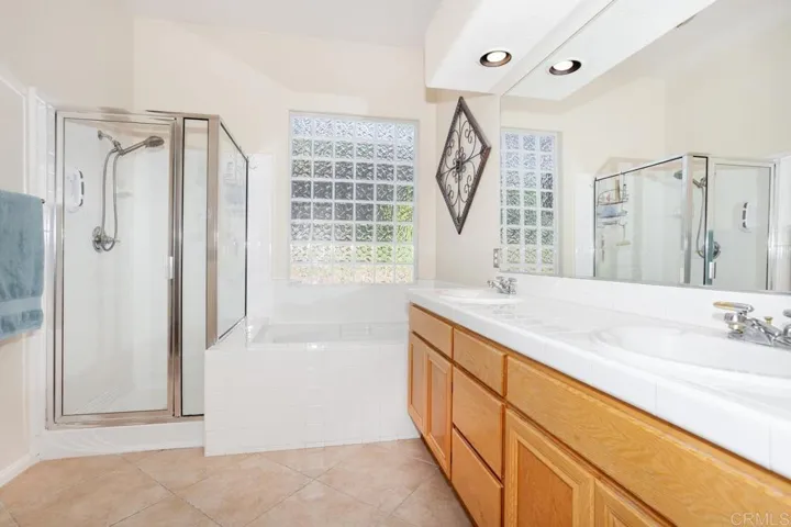 1989 Ridge Way, Escondido, California 92029