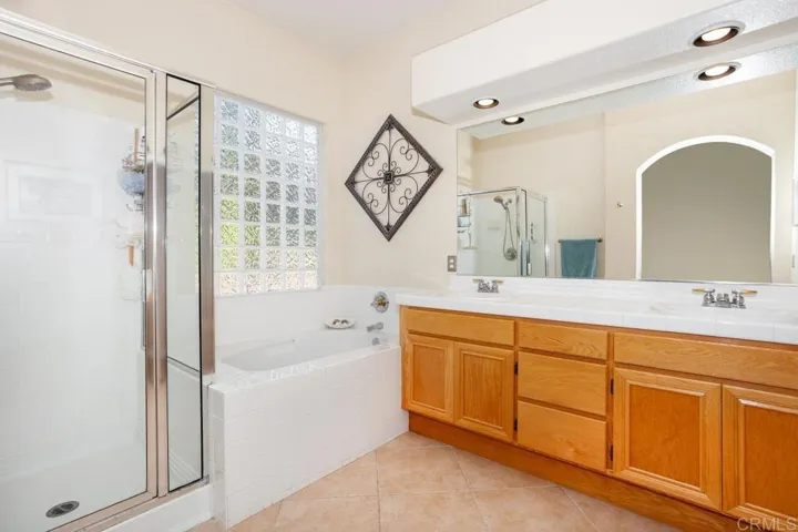 1989 Ridge Way, Escondido, California 92029
