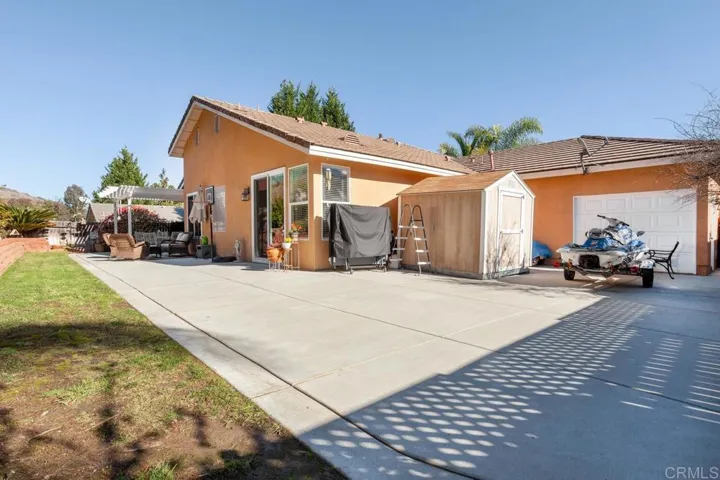 1989 Ridge Way, Escondido, California 92029