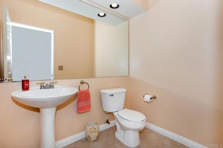 1989 Ridge Way, Escondido, California 92029