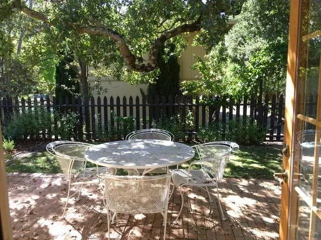 25228 La Loma Drive, Los Altos Hills, California 94022