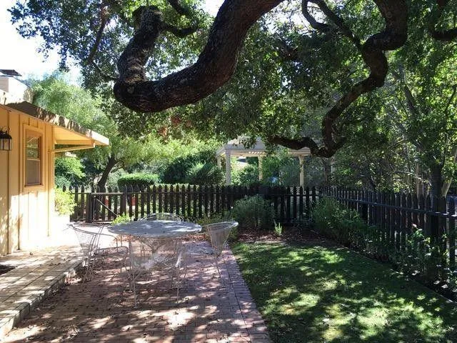 25228 La Loma Drive, Los Altos Hills, California 94022