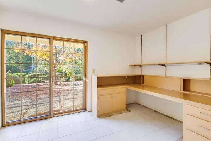 25228 La Loma Drive, Los Altos Hills, California 94022