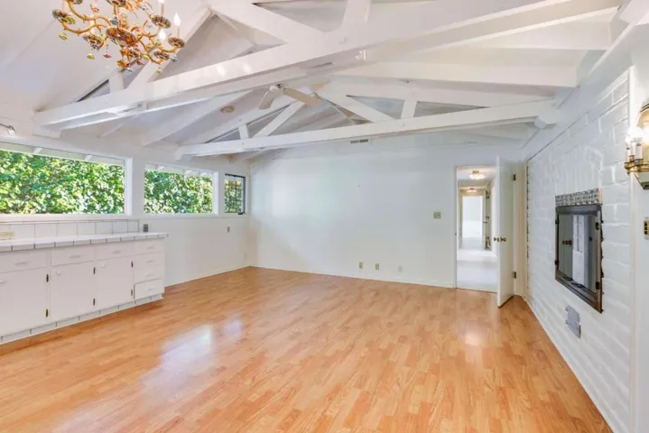 25228 La Loma Drive, Los Altos Hills, California 94022