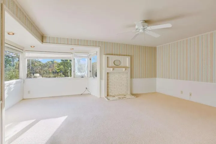 25228 La Loma Drive, Los Altos Hills, California 94022