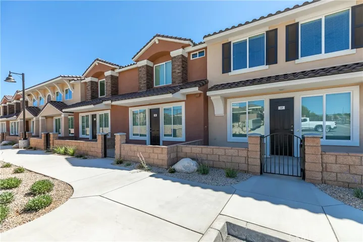 16850 Muscatel, Hesperia, California 92345