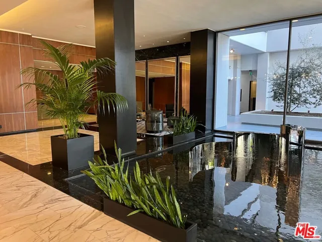 1100 Alta Loma Road 702, West Hollywood, California 90069