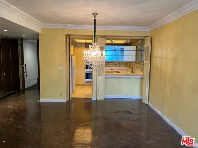 1100 Alta Loma Road 702, West Hollywood, California 90069