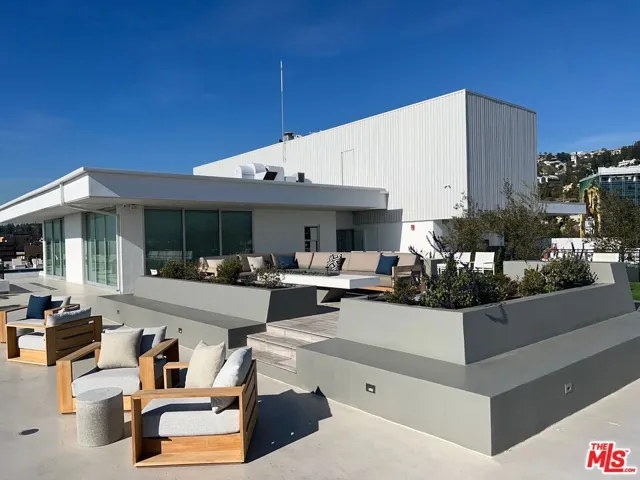 1100 Alta Loma Road 702, West Hollywood, California 90069