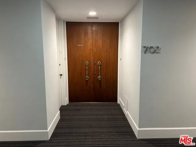 1100 Alta Loma Road 702, West Hollywood, California 90069