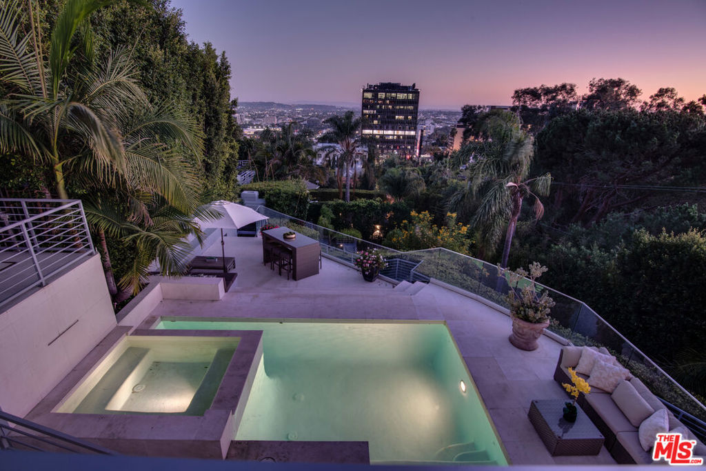 8954 St Ives Drive, Los Angeles, California 90069, 5 Bedrooms Bedrooms, ,6 BathroomsBathrooms,Residential Lease,For Rent,ST IVES,22115567