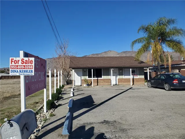 587 E Main Street, San Jacinto, California 92583