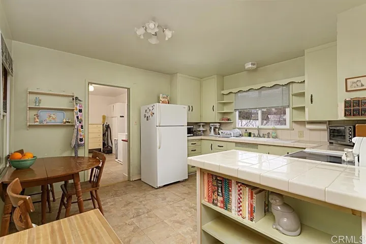 3342 Donna Drive, Carlsbad, California 92008