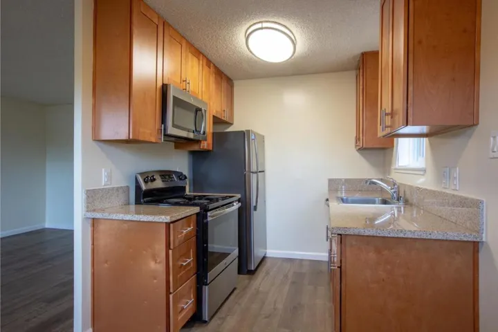 1580 Higgins Way 4, Pacifica, California 94044