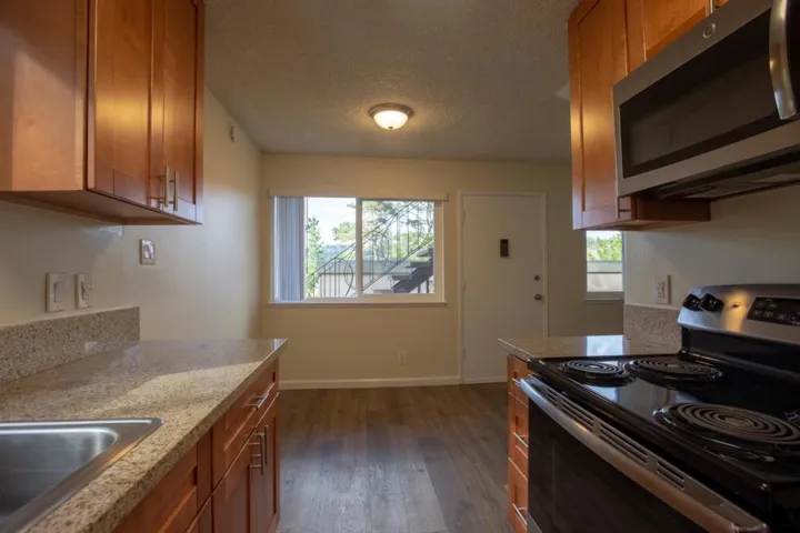 1580 Higgins Way 4, Pacifica, California 94044
