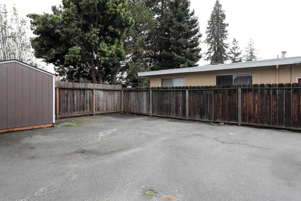 300 Encina Avenue, Redwood City, California 94061 home-pic-58
