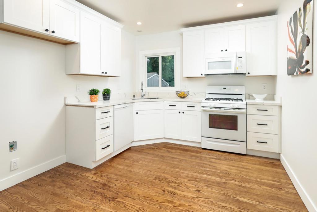 300 Encina Avenue, Redwood City, California 94061 home-pic-35