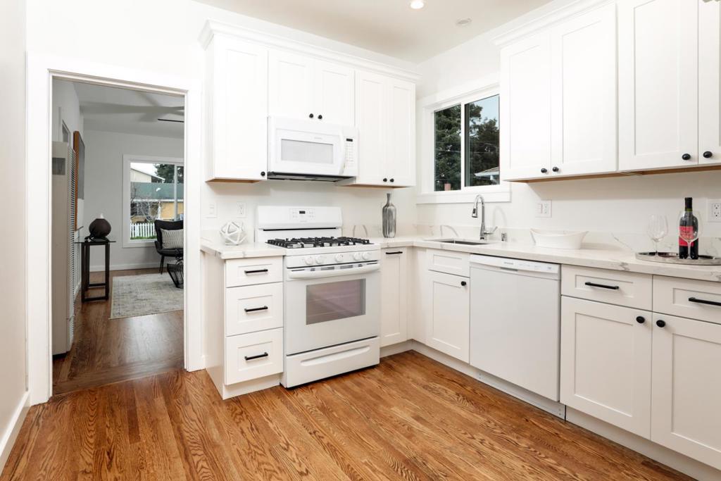 300 Encina Avenue, Redwood City, California 94061 home-pic-52