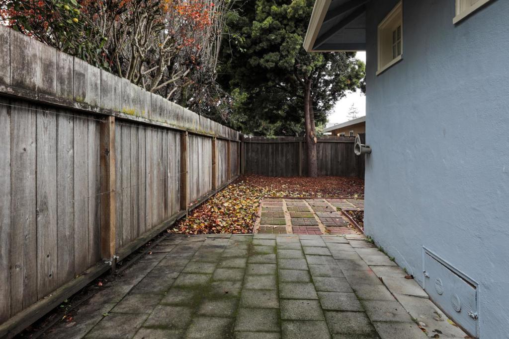 300 Encina Avenue, Redwood City, California 94061 home-pic-42