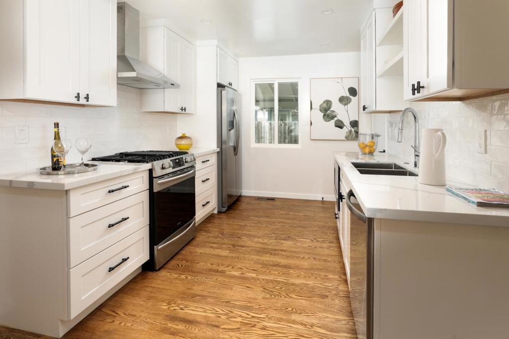 300 Encina Avenue, Redwood City, California 94061 home-pic-8
