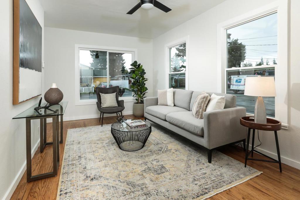 300 Encina Avenue, Redwood City, California 94061 home-pic-50
