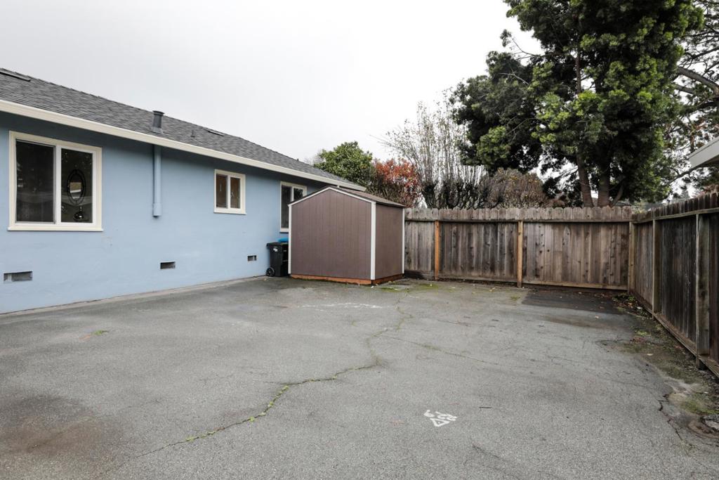 300 Encina Avenue, Redwood City, California 94061 home-pic-57