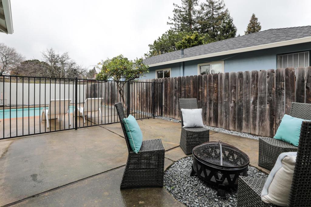 300 Encina Avenue, Redwood City, California 94061 home-pic-28