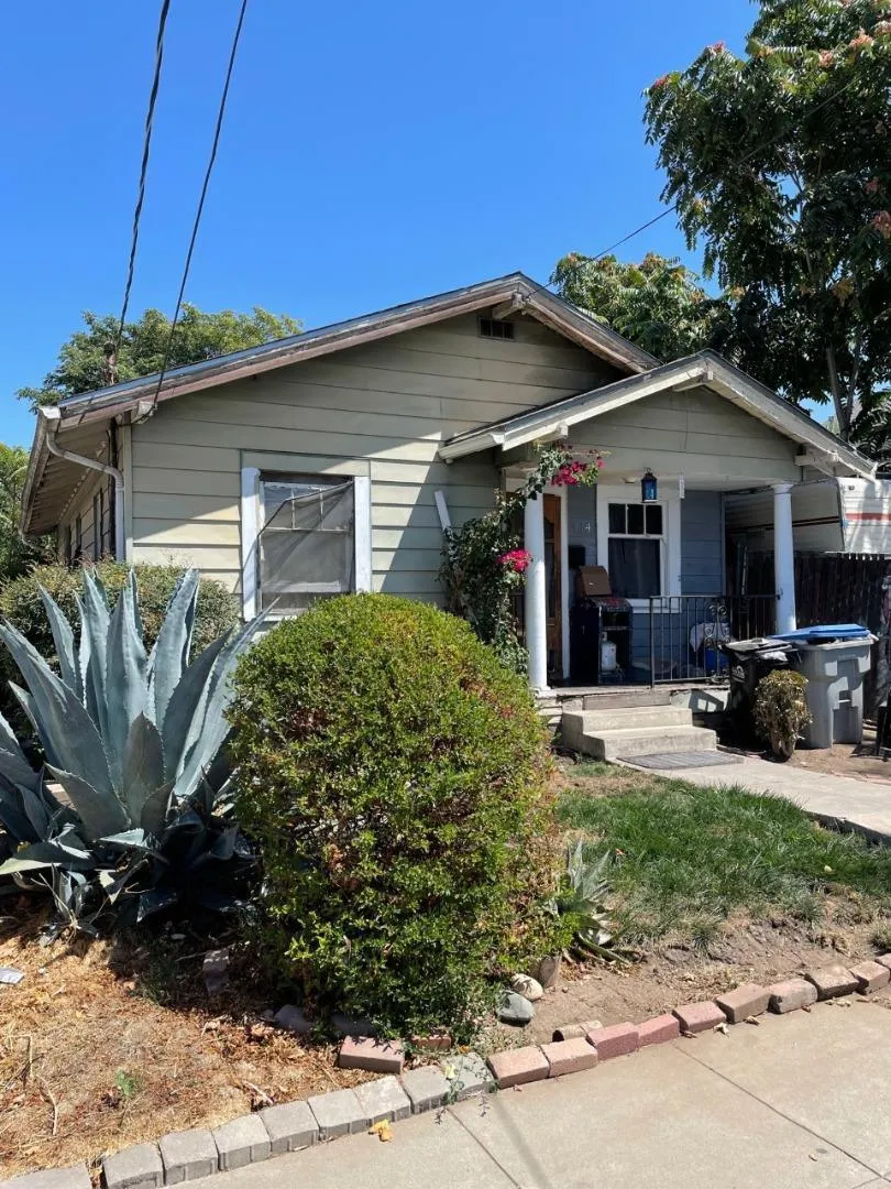 914 Harliss Avenue, San Jose, California 95110 home-pic-0