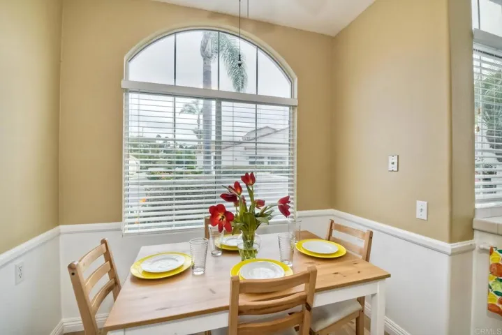 Breakfast area. Measures 7 x 6.