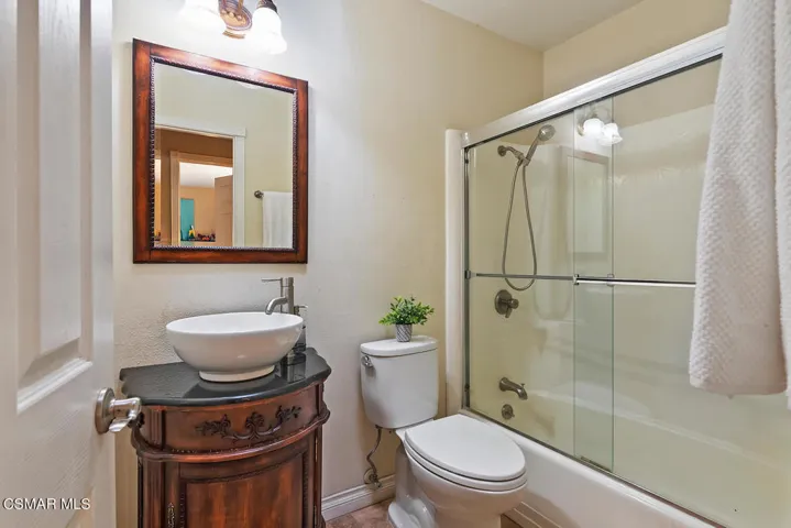 3706 Corte De Los Reyes-large-036-025-Ba