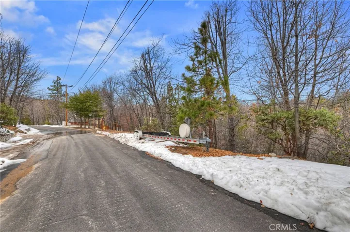853 Talisman Lane, Lake Arrowhead, California 92352