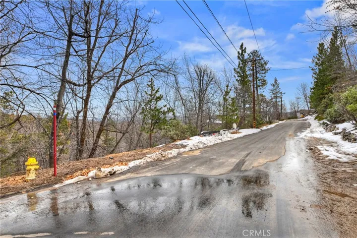 853 Talisman Lane, Lake Arrowhead, California 92352