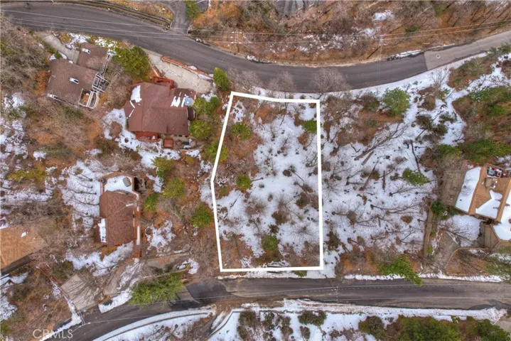853 Talisman Lane, Lake Arrowhead, California 92352