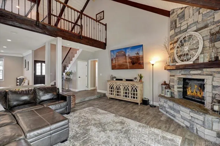 721 Oleander Place, Vista, California 92081