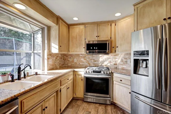 721 Oleander Place, Vista, California 92081