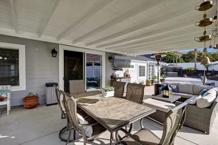 721 Oleander Place, Vista, California 92081