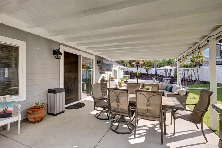 721 Oleander Place, Vista, California 92081