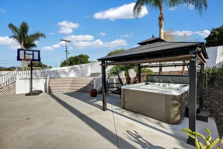 721 Oleander Place, Vista, California 92081